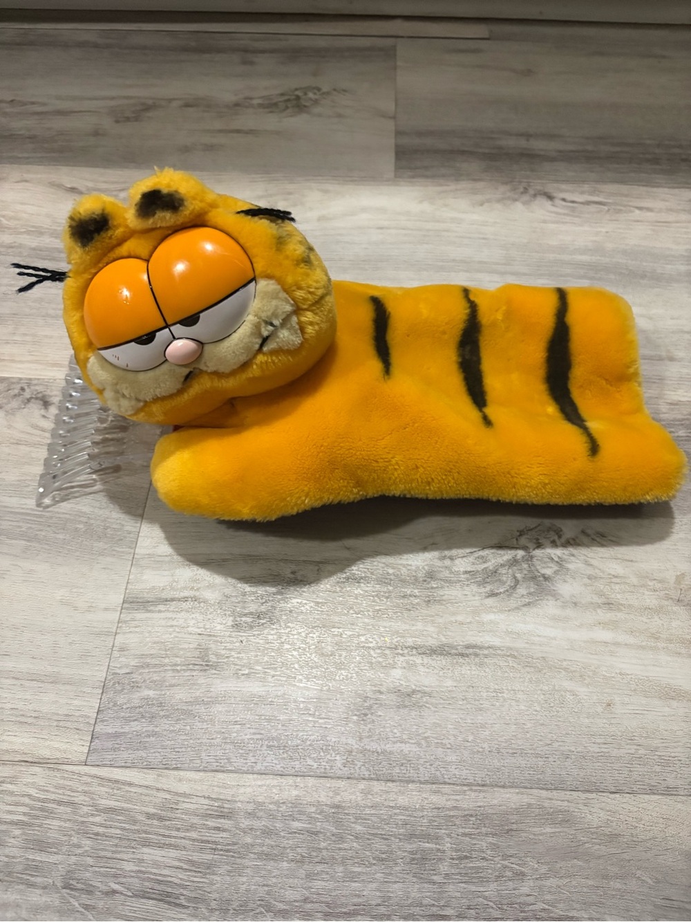 Vintage 1981 Dakin Garfield Plus Plastic Ice Scraper